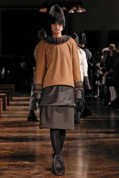 Look 13